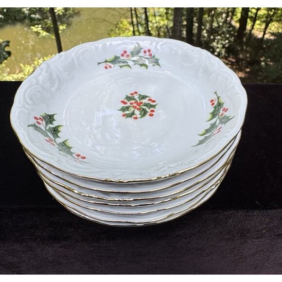 Vintage Royal Kent Christmas Holiday Holly Poland 6 1/5” Dessert Bowls Set Of 7 - Picture 1 of 6